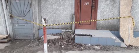 В Черноморске на многолюдном причале нашли заряженные гранатометы