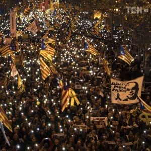 Многотысячные протесты в Барселоне. Власти Испании отказалась от переговоров с каталонцами