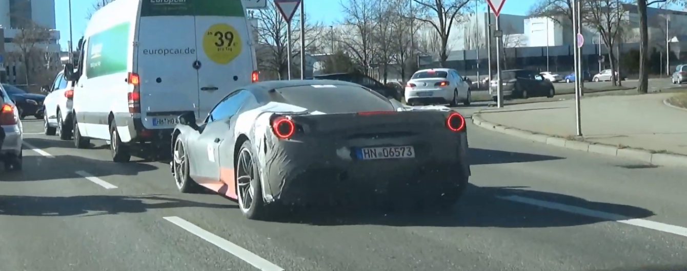 Шпигуни сфотографували у Німеччині невідомий гіперкар Ferrari