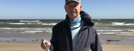 У США пара знайшла важливе послання у пляшці, яке написали вчені у 60-х роках