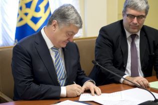 "Не дамо перетворити Азовське море на російське озеро". Порошенко підписав лист генсеку ООН щодо звільнення українців