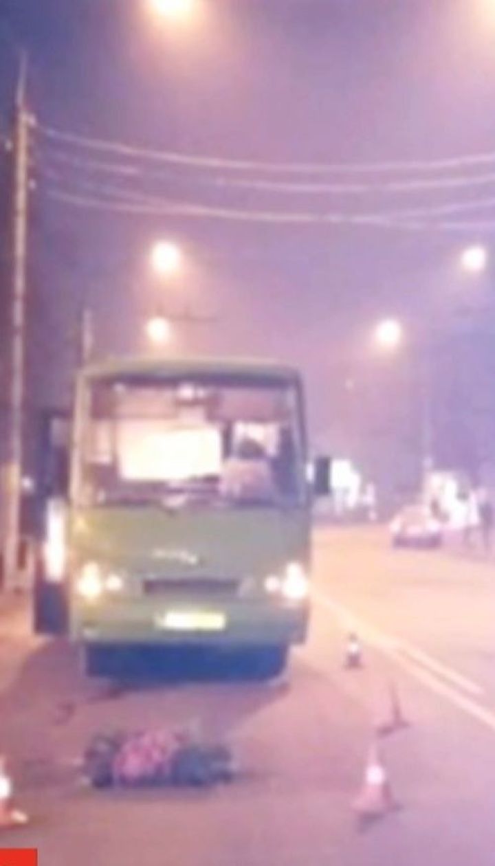 В Черновцах маршрутка сбила женщину на пешеходном переходе