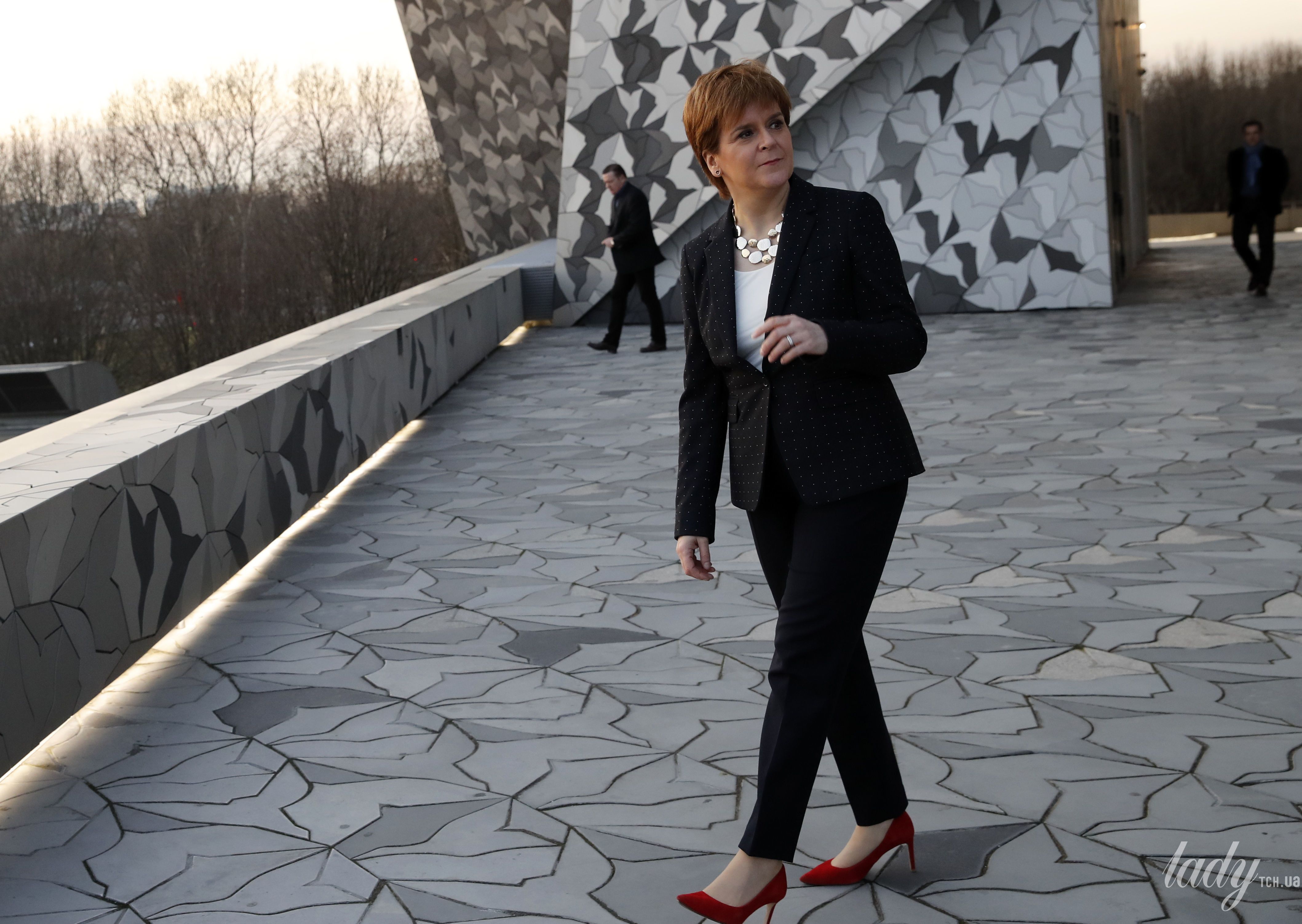 Никола Стерджен