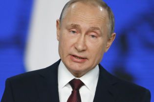 Допомога росіянам "вийти з життя" і жарт про Крим. Юзери висміяли слова Путіна зі щорічного звернення