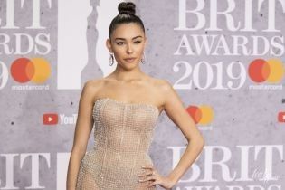 Самое "голое" платье: певица Мэдисон Бир впечатлила гостей церемонии BRIT Awards-2019 своим образом
