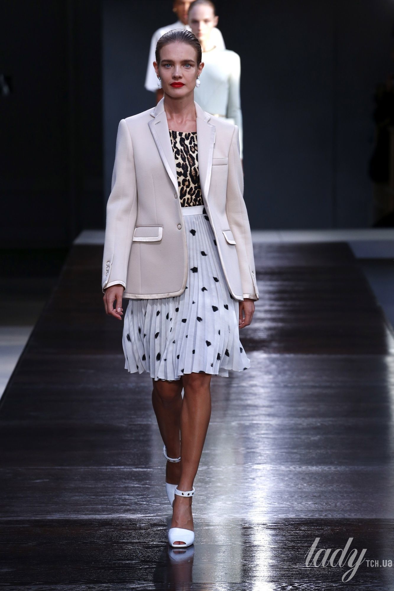 Коллекция Burberry прет-а-порте сезона весна-лето 2019_13