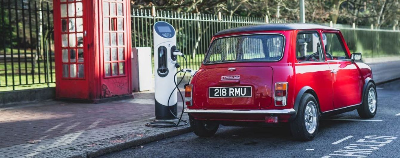Mini випустила електрокари у кузові класичної моделі