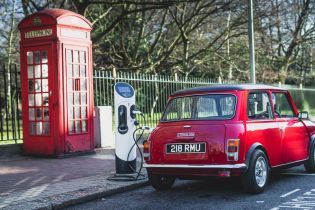 Mini випустила електрокари у кузові класичної моделі