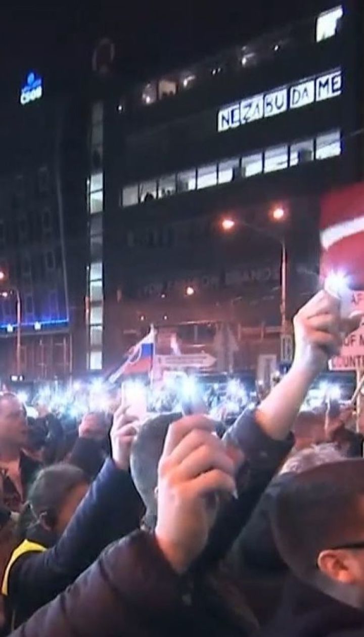 Десятки тысяч людей вышли на митинги в Словакии в годовщину громкого убийства журналиста-расследователя