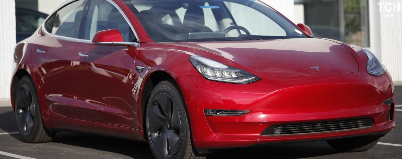 Авторитетне видання позбавило Tesla Model 3 звання надійного авто