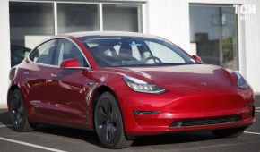 Авторитетне видання позбавило Tesla Model 3 звання надійного авто