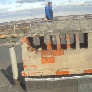 У Краматорську патрульні відмовили від самогубства чоловіка, який вже готовий був стрибати з 9-поверхівки