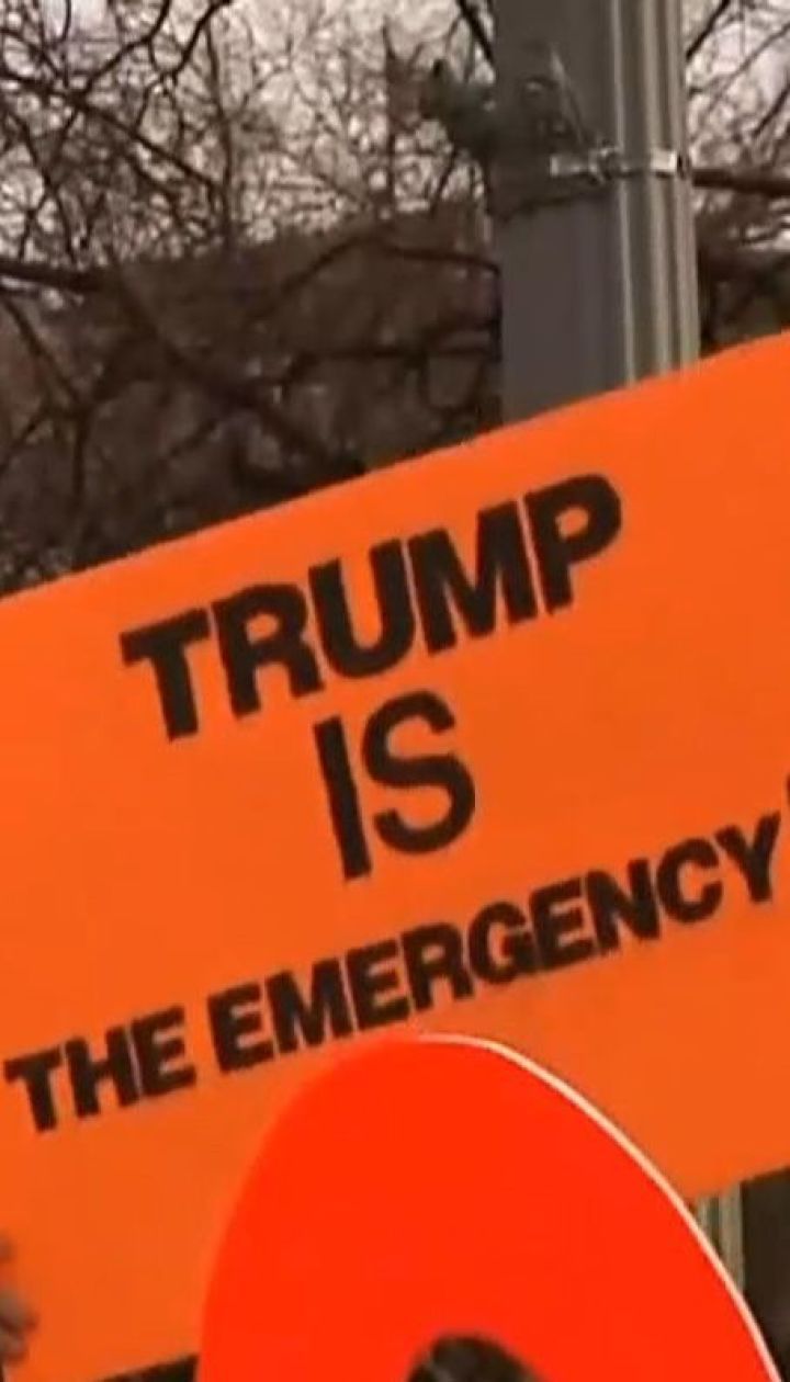 Трамп ввел чрезвычайное положение, чтобы остаться у власти - эксперты