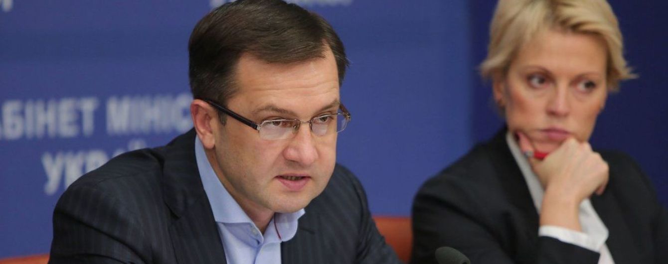 Бывший советник Порошенко и заместитель Пинзеника. Кем был ранее новый министр финансов Игорь Уманский