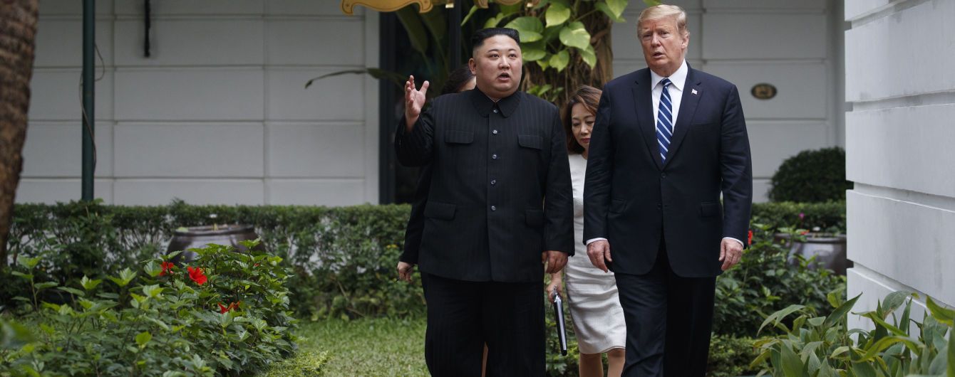 Трамп попросив Кім Чен Ина не називати Байдена "скаженим собакою"