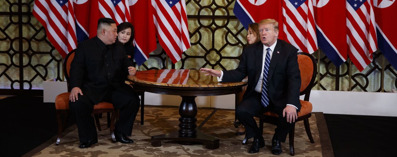 Трамп та Кім Чен Ин достроково покинули місце проведення саміту. Вони ні про що не домовилися