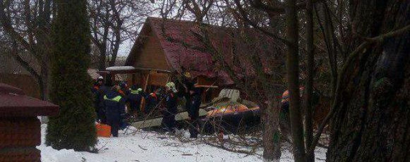 У Росії літак впав на житловий будинок, є жертви