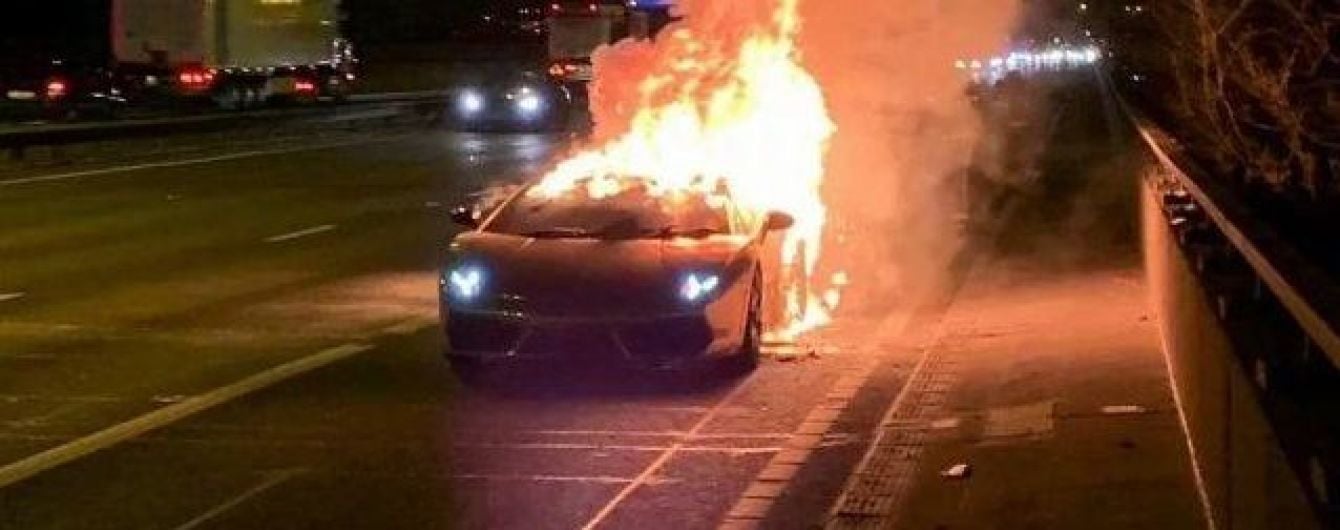 В Англії побачення на Lamborghini закінчилося вибухом