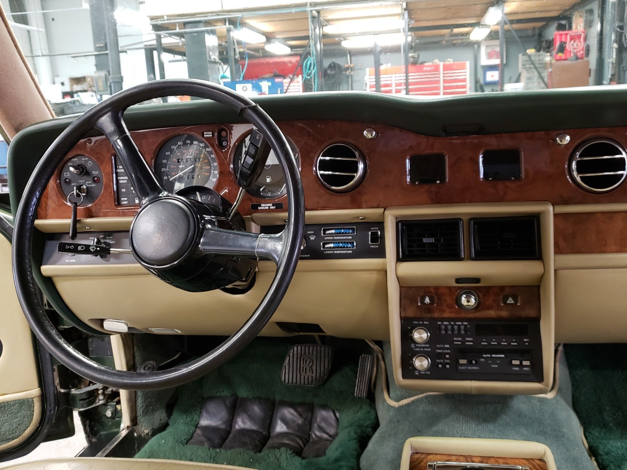 Rolls-Royce Silver Spur_1