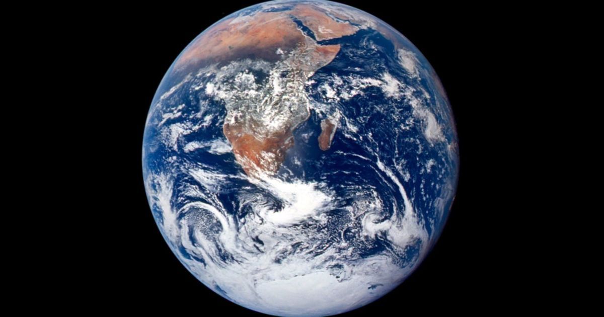 Історичні моменти і безстрашні місії: NASA опублікувало архів приголомшливих фото