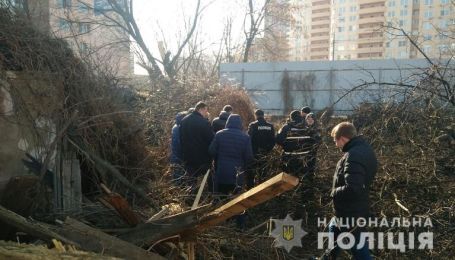 У Києві у закинутому будинку знайшли труп немовляти
