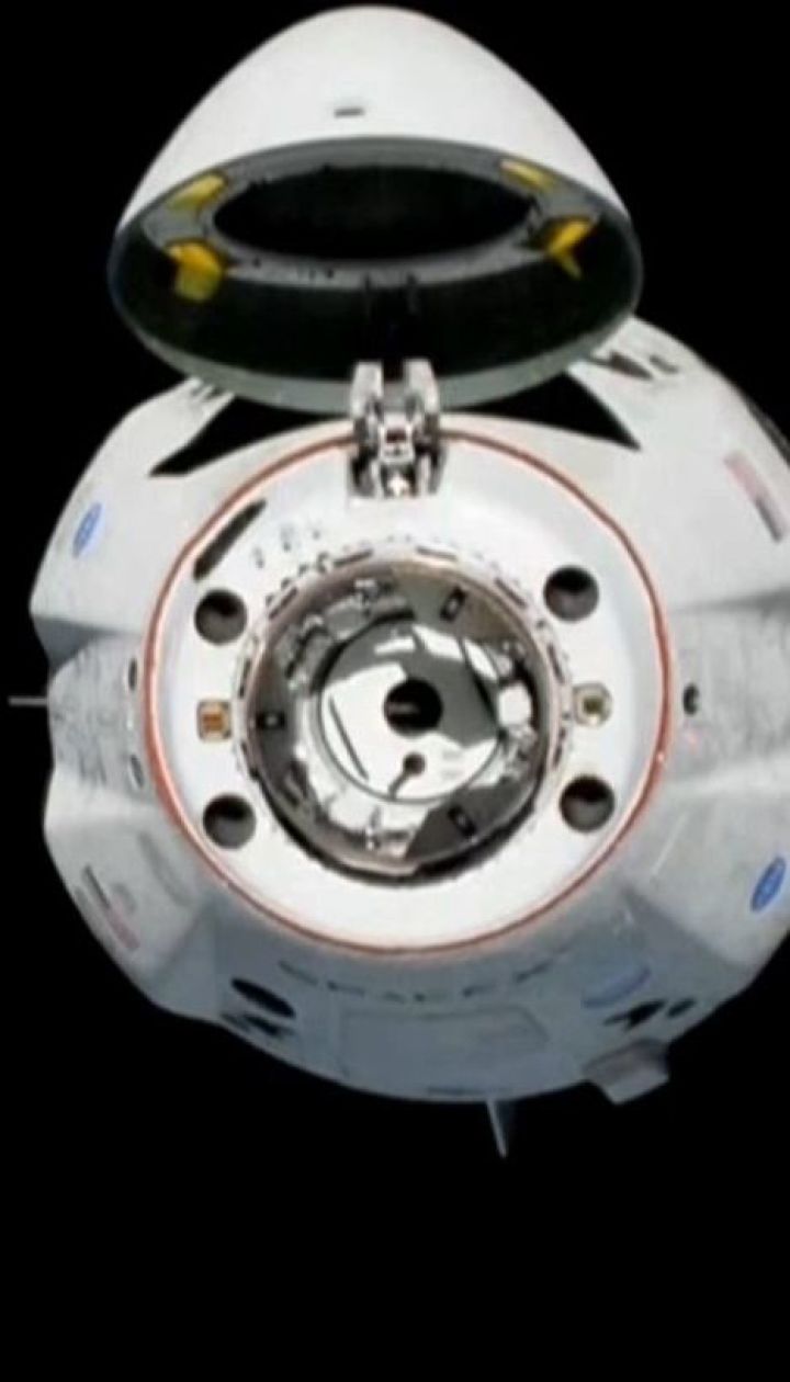 Корабль Crew Dragon компании SpaceX успешно прикрепился к МКС