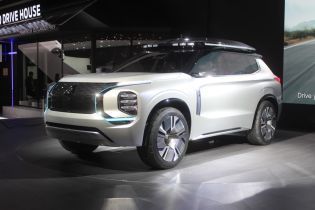 Mitsubishi представила гибрид, который заменит Outlander