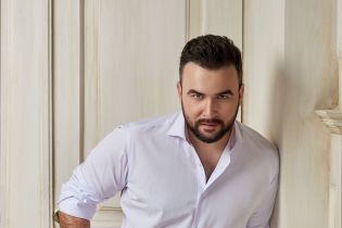 Руслан Сенічкін розповів про турецьке коріння і знявся у пристрасній фотосесії