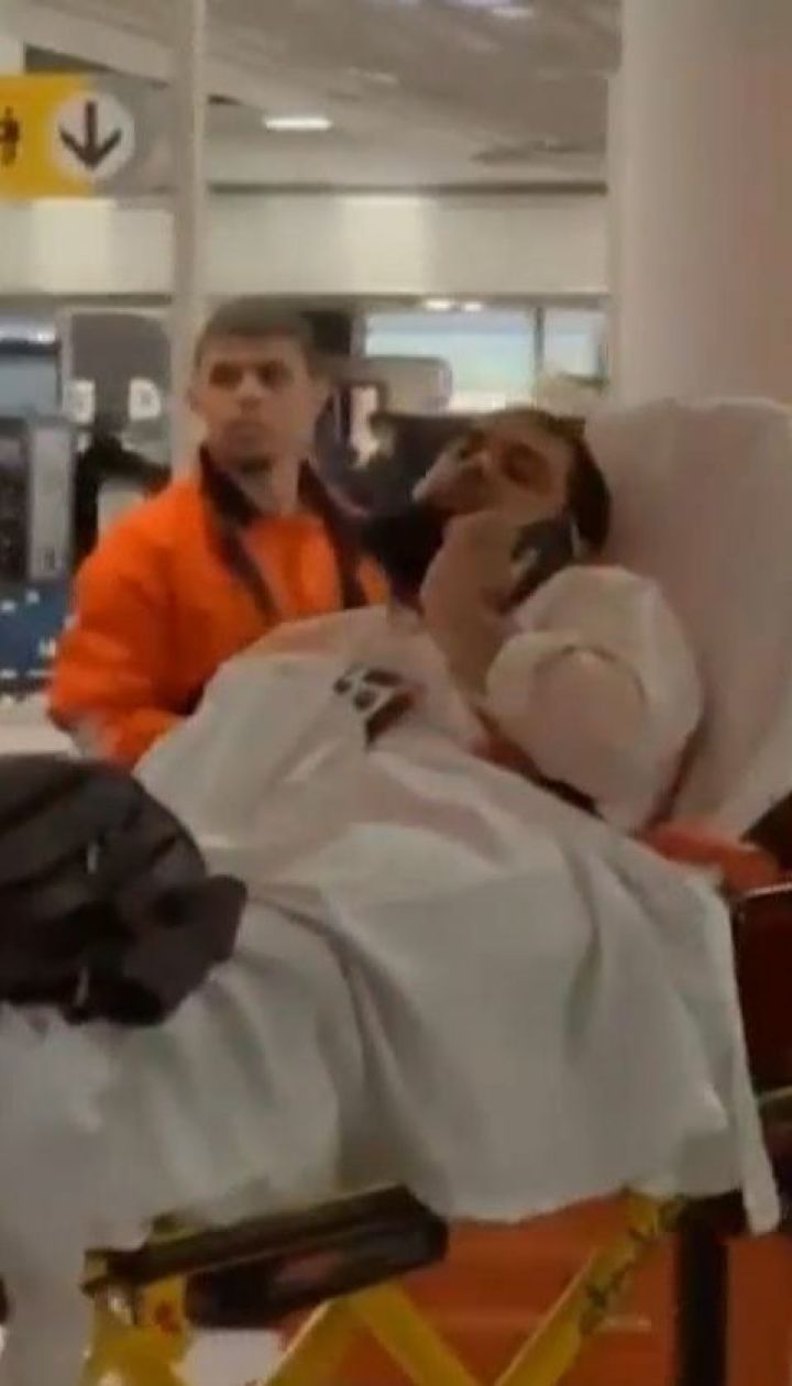 Десятки пасажирів шпиталізували із переламами та забоями через сильну турбулентність