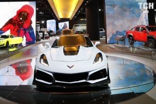 Божевільна потужність нового Chevrolet Corvette ламає кузов спорткара