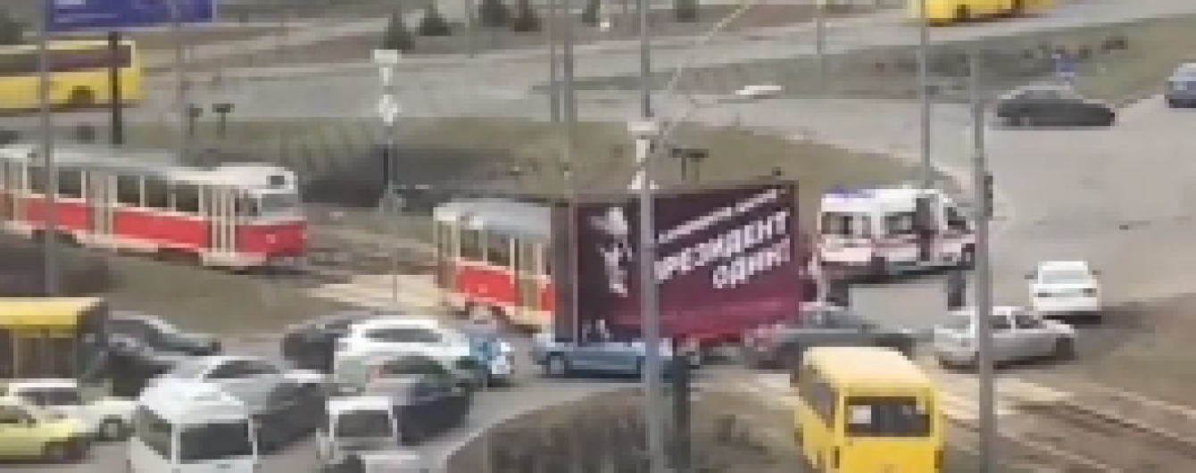 В Киеве водитель спровоцировал аварию