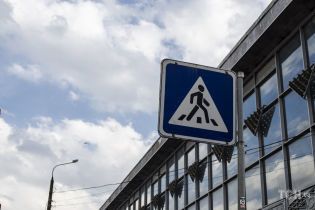 Патрульные сбили двух женщин на "зебре" во Львове
