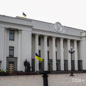 Найбільше місць у майбутньому парламенті отримають "Слуга народу" та "Батьківщина" - опитування "Рейтингу", КМІС та Центру Разумкова