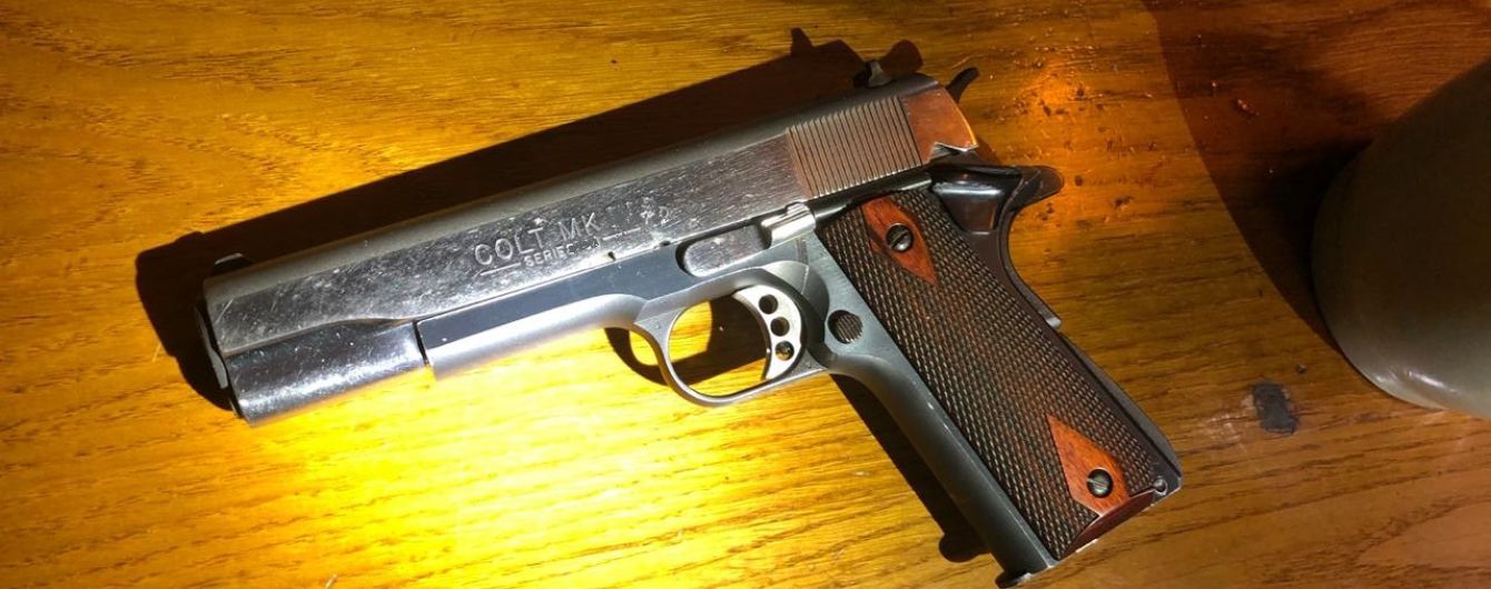 В Одесі в імпортованій з-за океану машині знайшли запчастини до зброї