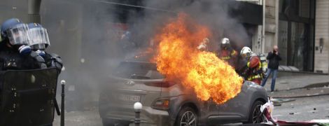 Погроми на акції "жовтих жилетів" обернулися відставкою начальника поліції Парижа
