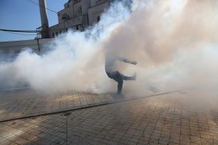 В Албанії спалахнули антиурядові протести, активісти намагались штурмувати парламент