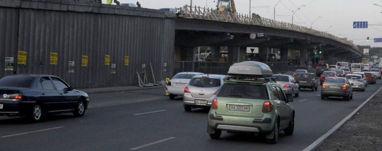 Київ на початку тижня потопає в заторах: де найважче проїхати
