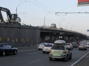 Значні затори мостами: ситуація на дорогах Києва 26-го травня