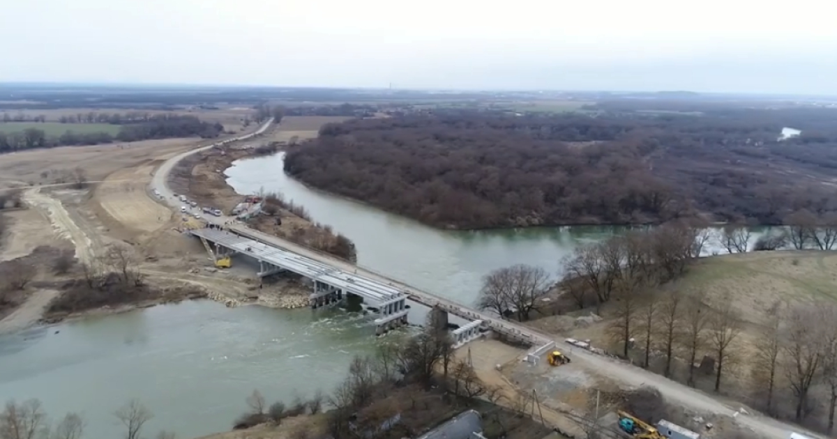 На Львівщині оголосили, коли добудують зруйнований міст через Дністер. Відео будівництва