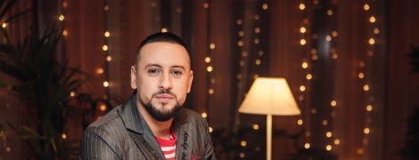 MONATIK розповів про знайомство з дружиною та як приймав у коханої пологи