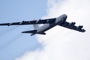 Сполучені Штати перекинули до Європи шість бомбардувальників