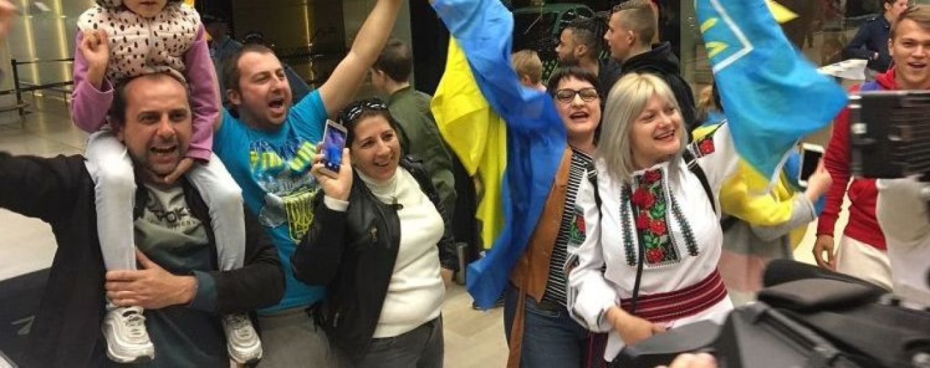 Сборную Украины патриотично встретили в Португалии