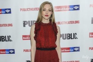 Выглядит неопрятно: Аманда Сейфрид пришла на премьеру фильма в неудачном платье