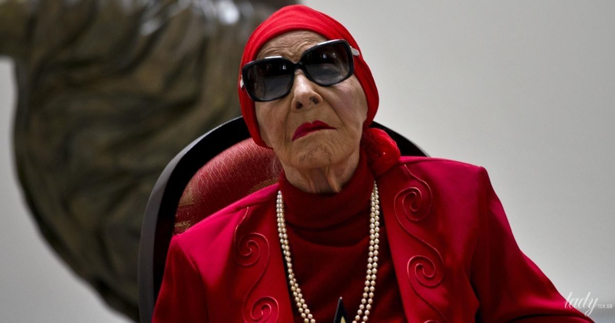 Во всем красном и в жемчуге: эффектный образ 97-летней кубинской балерины на торжественной церемонии