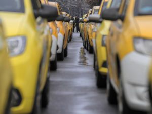 Кабмін вніс зміни до ПДР для таксистів