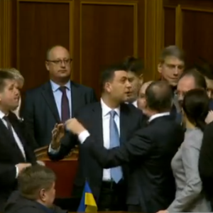Ляшко увірвався до урядової ложі і влаштував колотнечу з Гройсманом