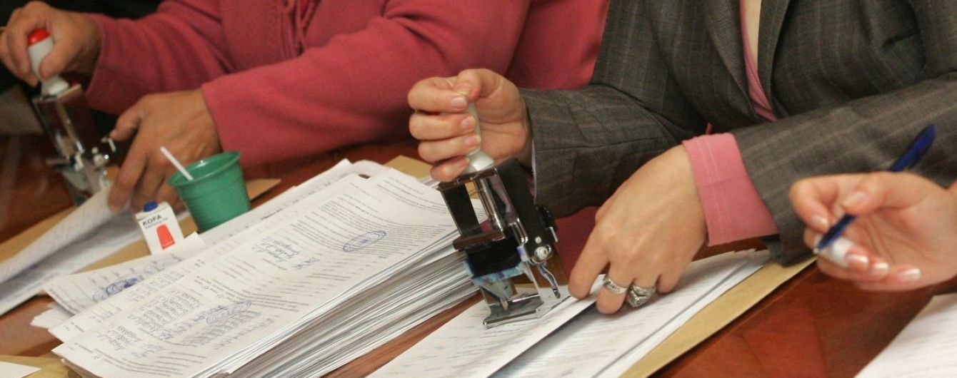У Києві на виборчій дільниці зникла печатка. Поліція відкрила провадження