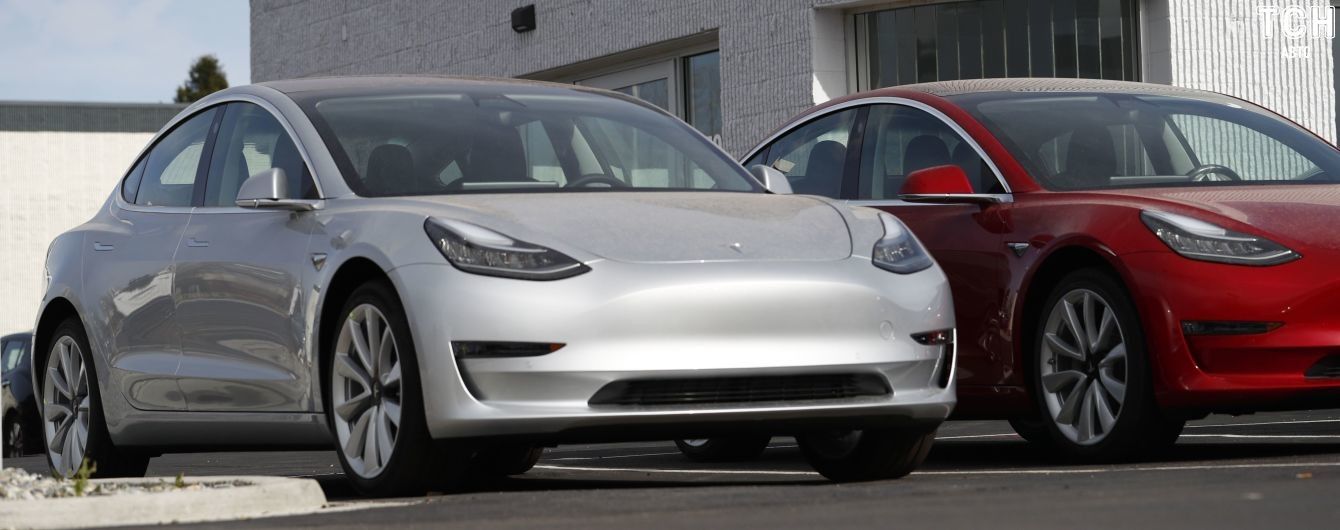 Tesla запустила продажи китайских электрокаров