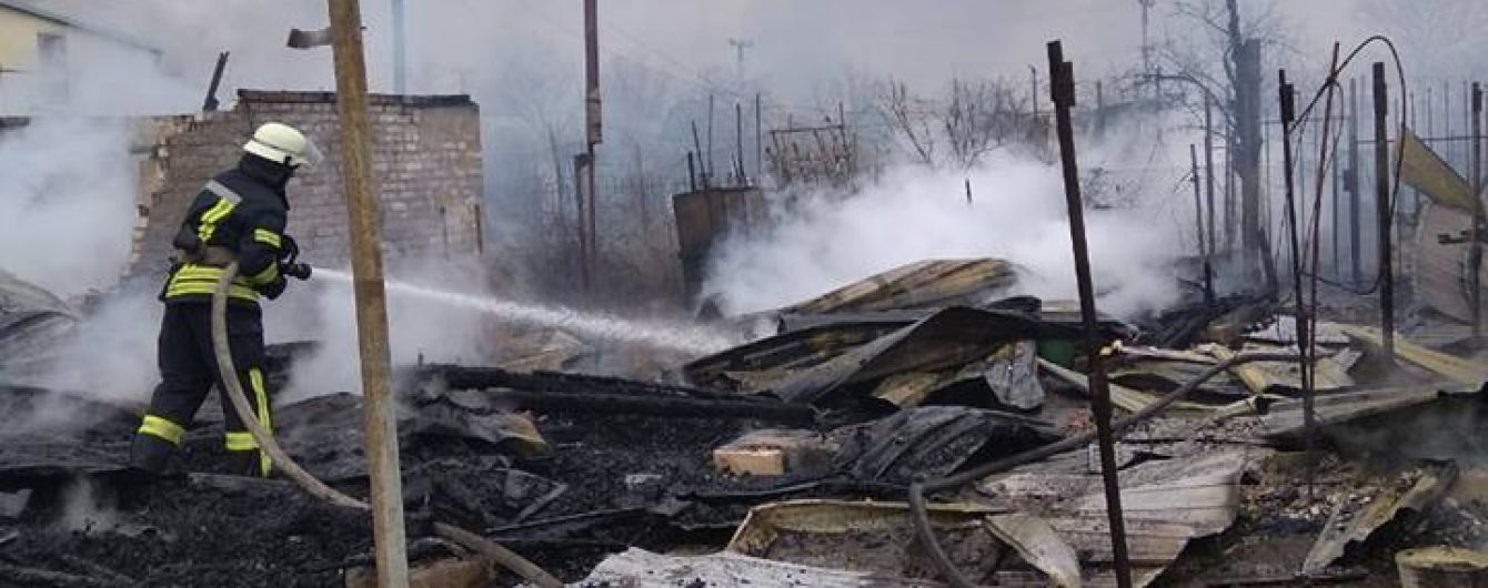 Полум’я з підпаленого очерету "з’їло" три дачі на Херсонщині