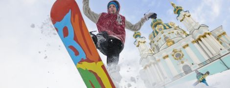 Авто в заметах, сноуборди на вулицях і виступ Саши Грей. Згадуємо, як шість років тому в Києві пройшов рекордний снігопад